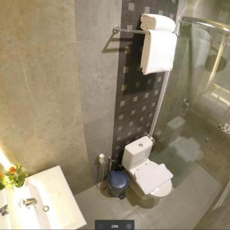 Biz Boulevard Hotel Манадо Экстерьер фото