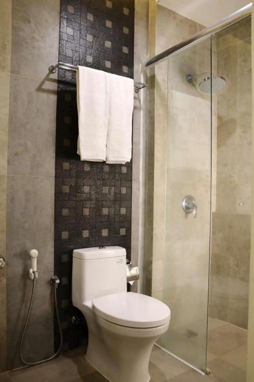 Biz Boulevard Hotel Манадо Экстерьер фото