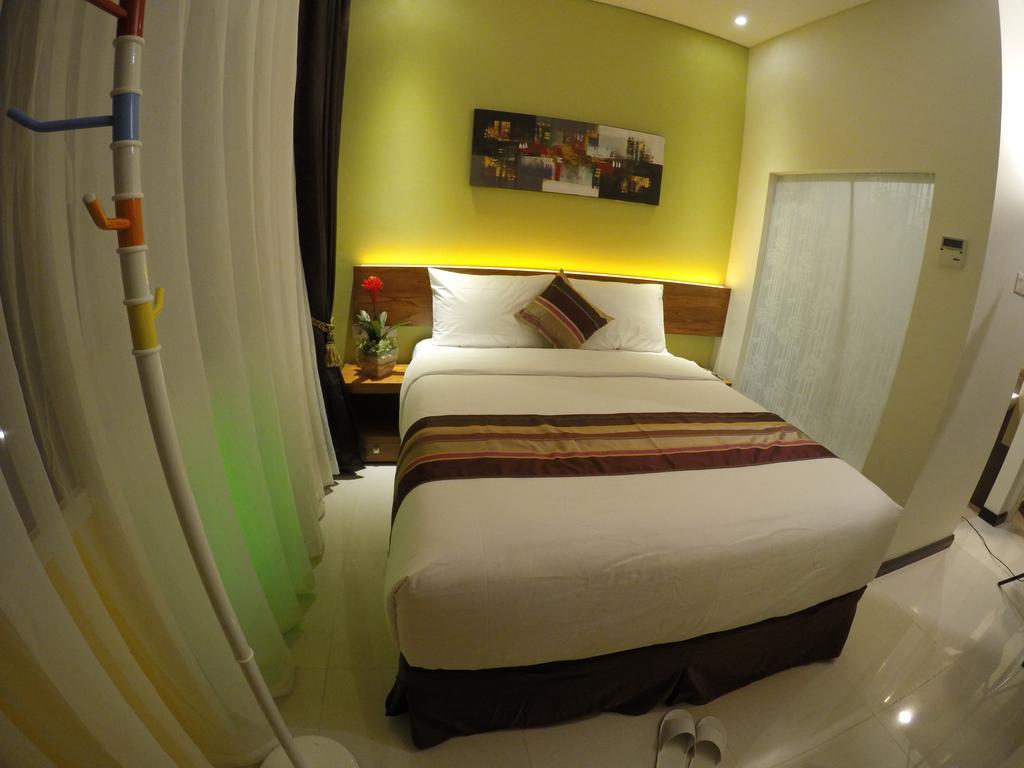 Biz Boulevard Hotel Манадо Экстерьер фото